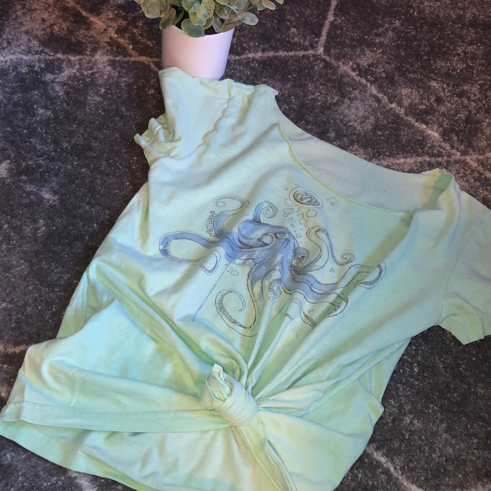 RARE Pacific Wave Squid Tee